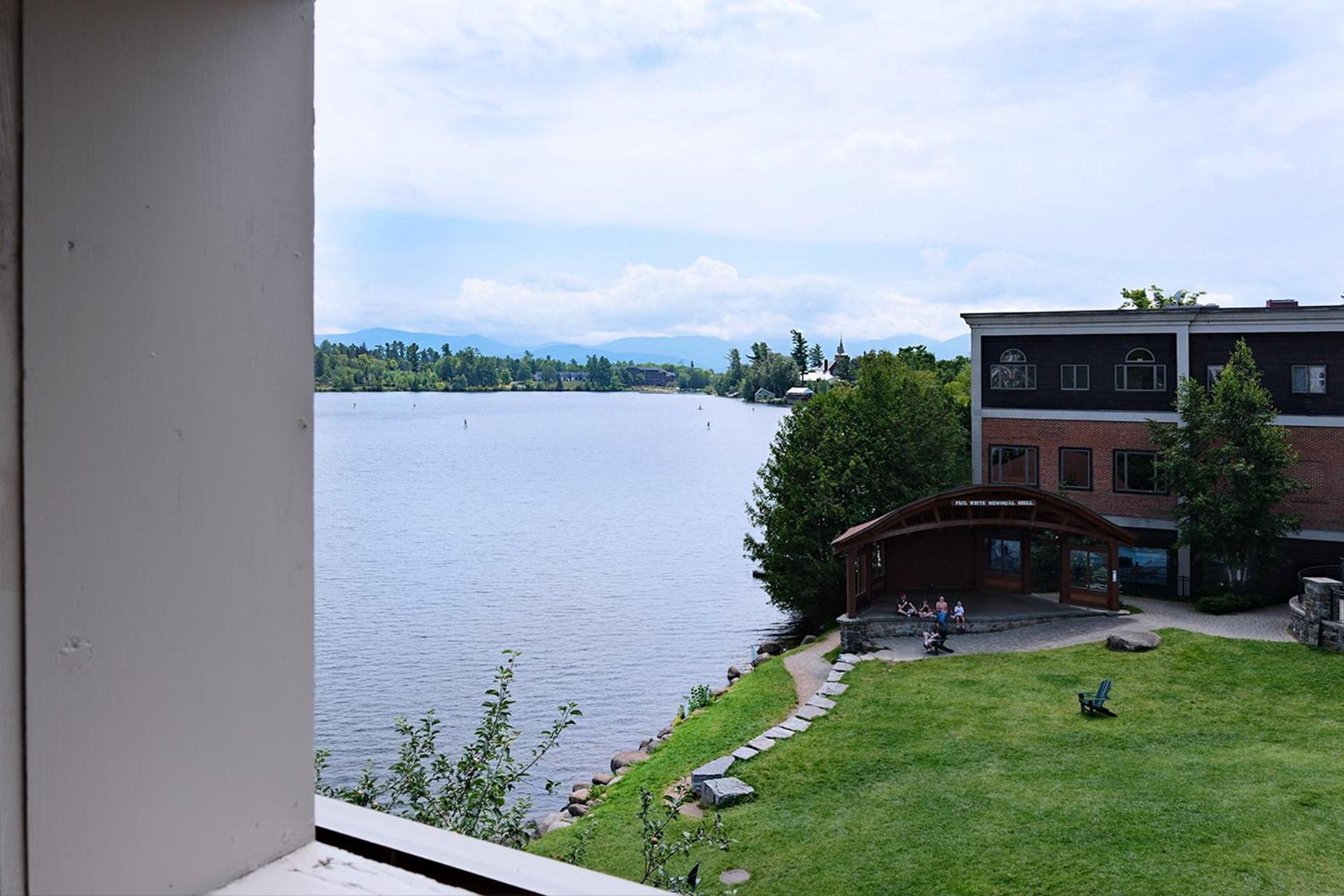 The Haus On Mirror Lake Lake Placid Room photo