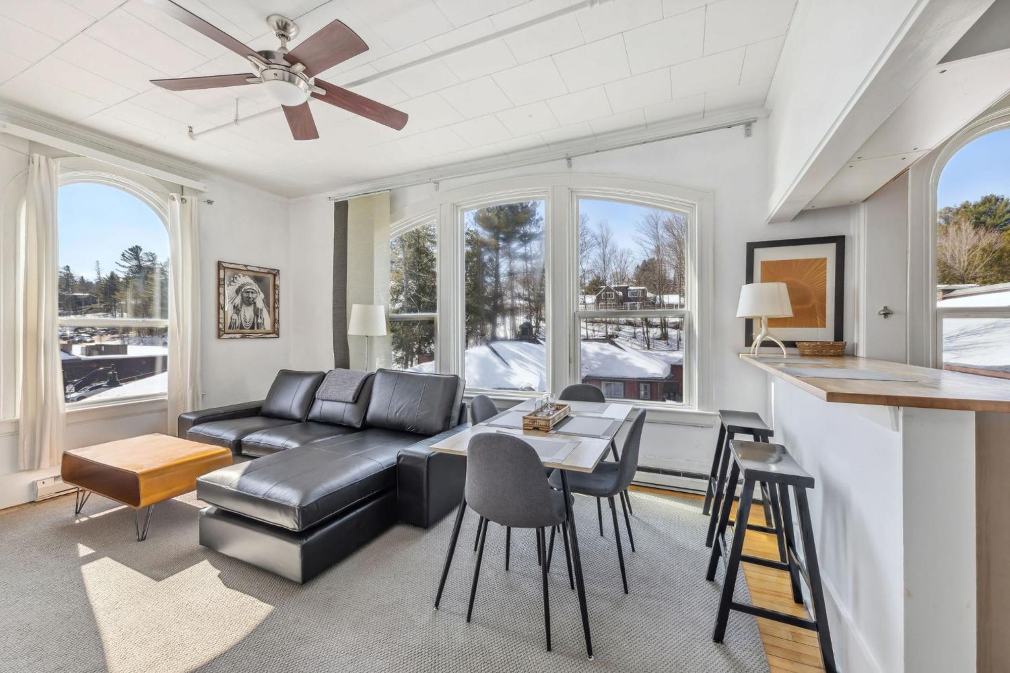 The Haus On Mirror Lake Lake Placid Room photo