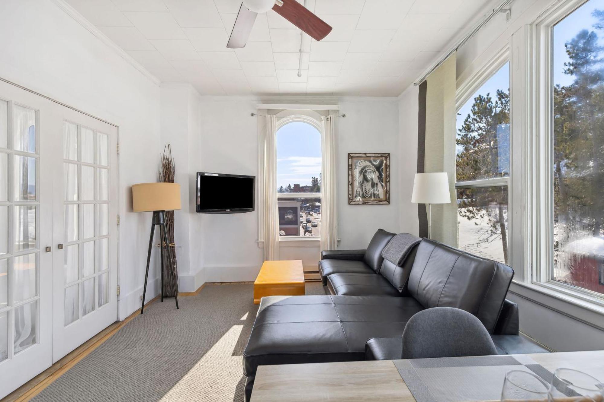The Haus On Mirror Lake Lake Placid Room photo