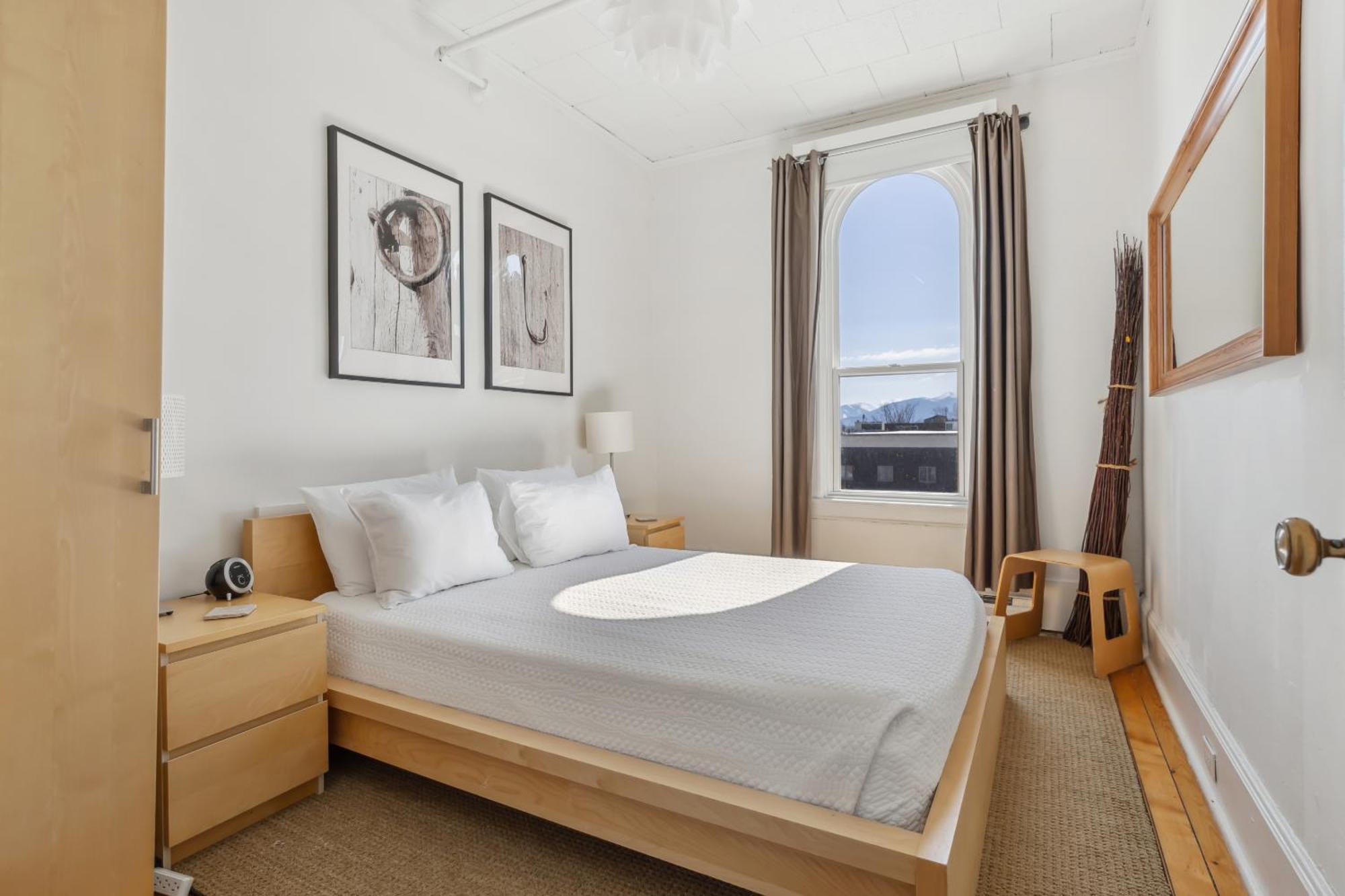 The Haus On Mirror Lake Lake Placid Room photo